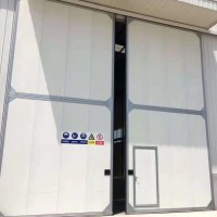 生產工業(yè)提升門、批發(fā)垂直提升門、工業(yè)保溫門廠家，工業(yè)門